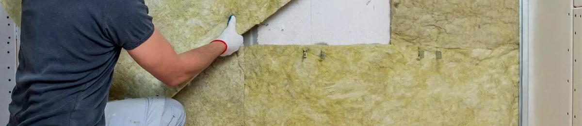 ulozenie welny mineralnej miedzy profilami